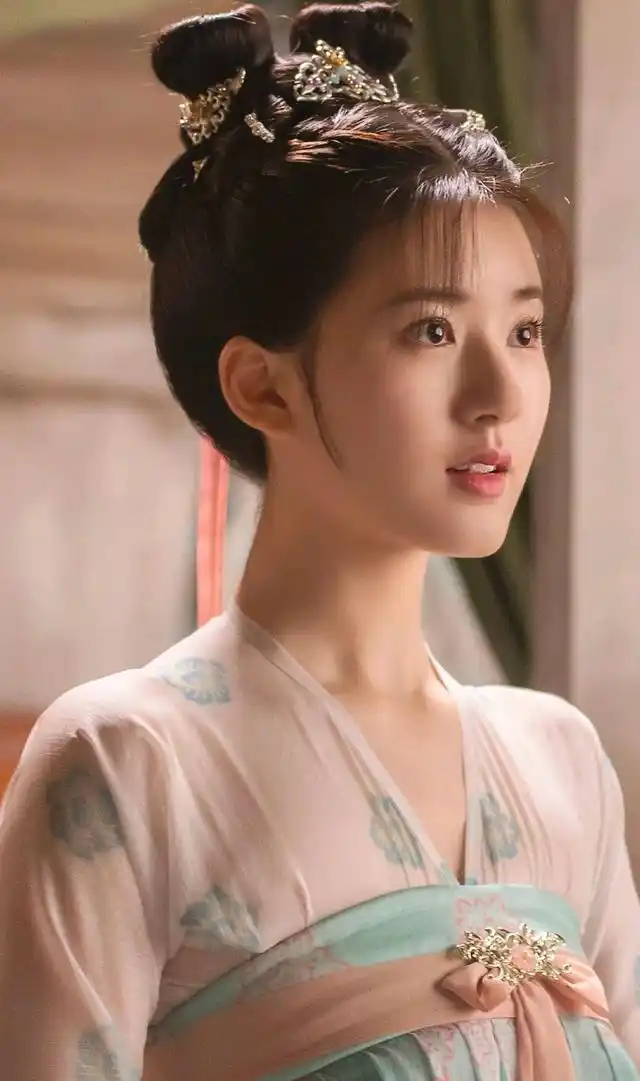 长歌行赵露思图片:绝美小公举