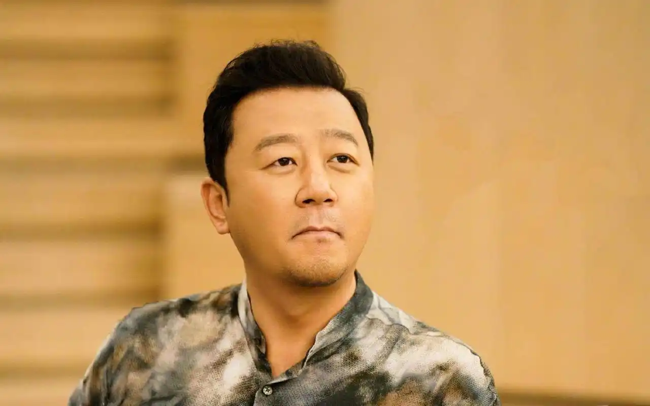 演员郭涛因书中不当言论道歉明星为何不再热衷出书了