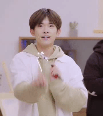 tfboys跳女团舞:千玺跳得甜美,小凯扭得很可爱,王源在无中生有