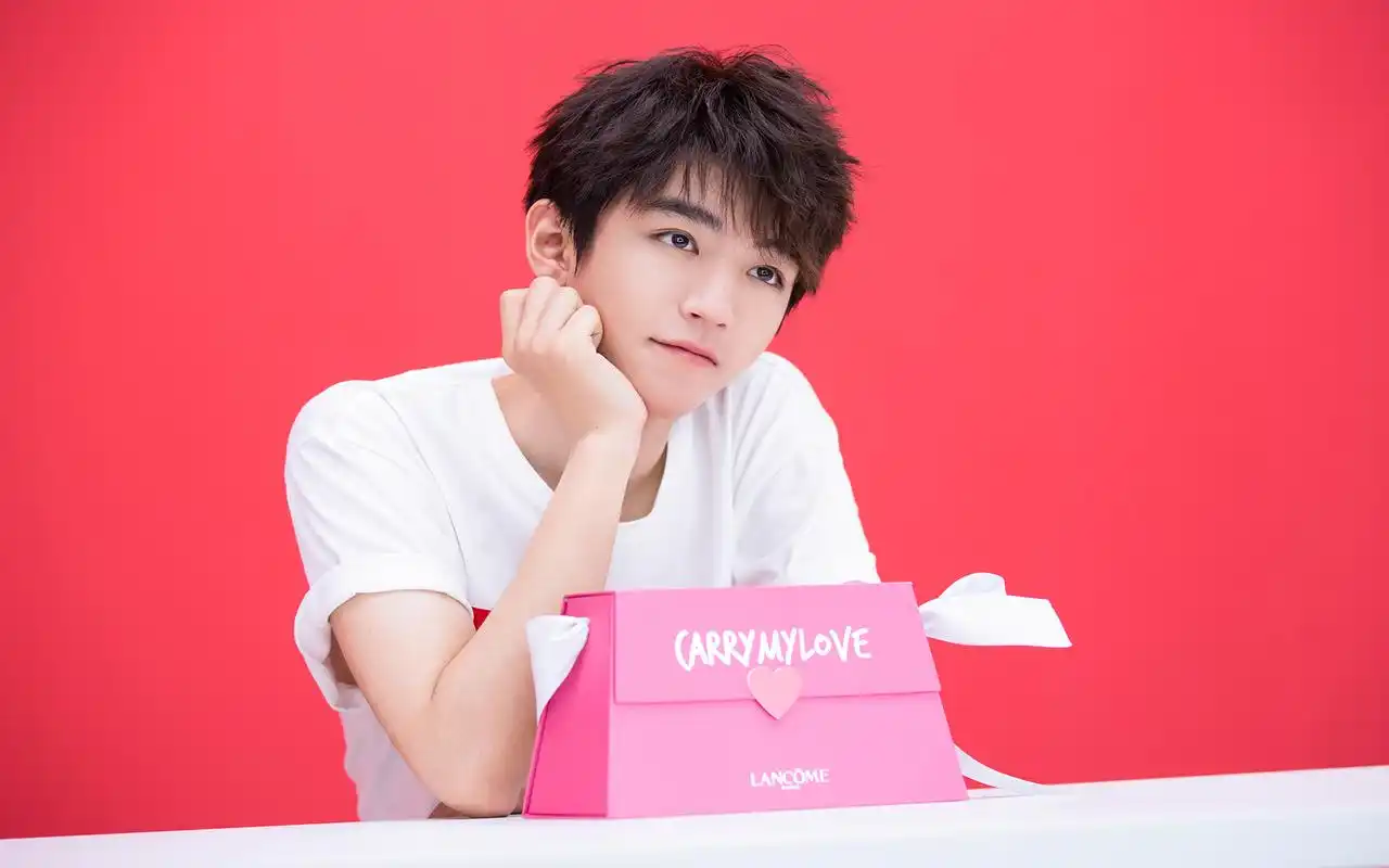 王俊凯清新帅气写真电脑图片壁纸