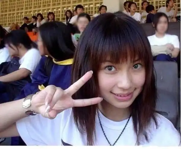 杨颖颜值掉回解放前 网友:怀孕不敢打针了吧