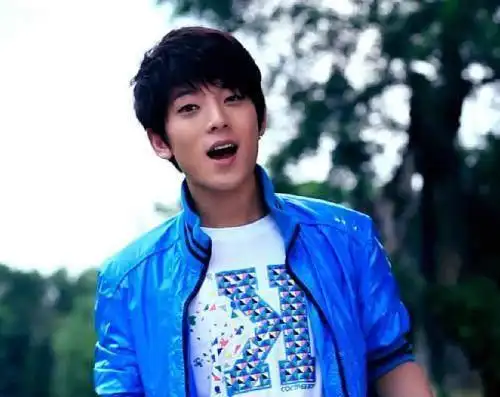 自曝左耳耳聋新版神雕侠侣男星陈翔痛哭失声