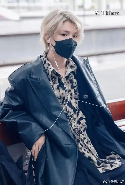 我怎么才看到黄明昊这个金发的造型……|黄明昊|金发|造型_新浪新闻