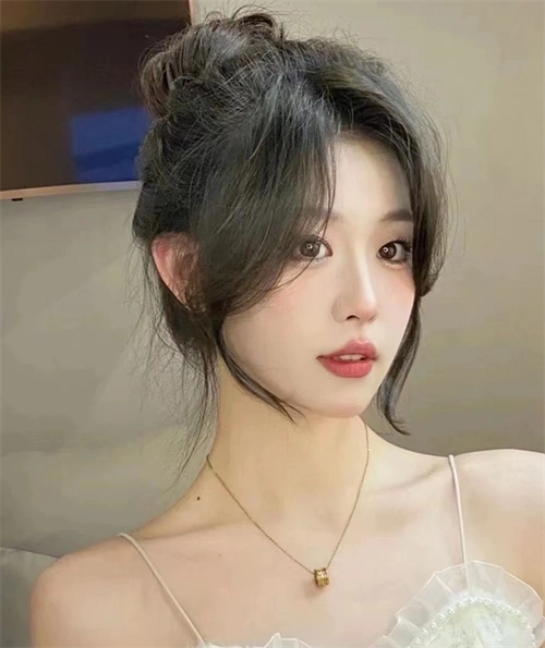 2022超火的八字刘海 披发扎发都超美腻_刘海发型 - 美发站