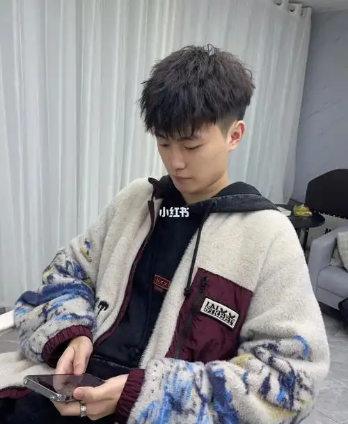 长发真的会显的很青春.兄弟们赶紧冲#临汾