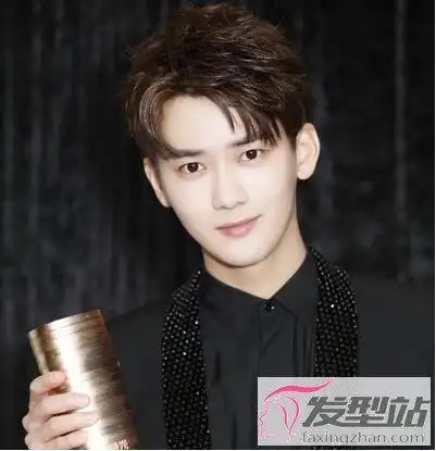 纹理烫发型图男三七分修颜洋气秒变帅气潮男