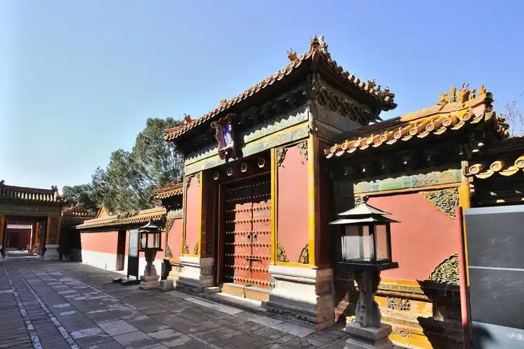 1/ 12 永寿宫,作为西六宫之一,曾住着乾隆皇帝的生母钮祜禄氏.