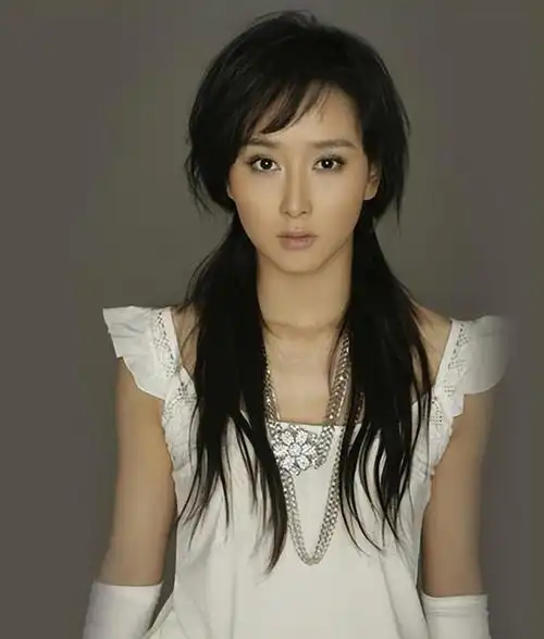 胡静嫁入马来西亚豪门丈夫为了不和她分房睡自愿摘除扁桃体