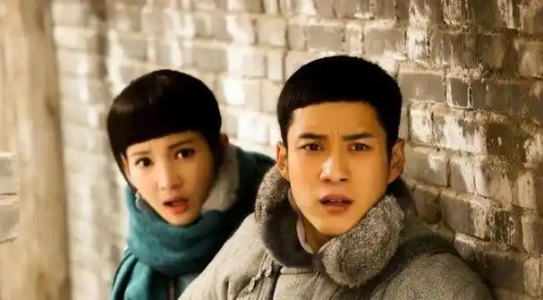 金晨十几年前原来长这样,脑门饱满下巴方正,和现在不一样