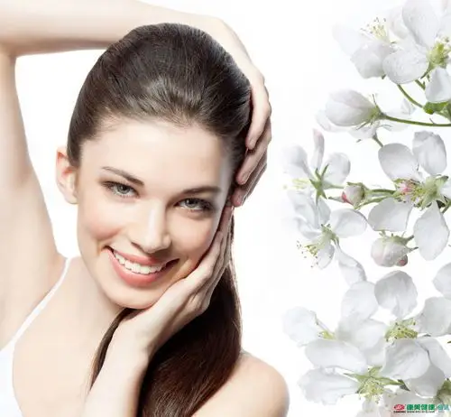 美肌"搭夜车",9条超有效焕肤法