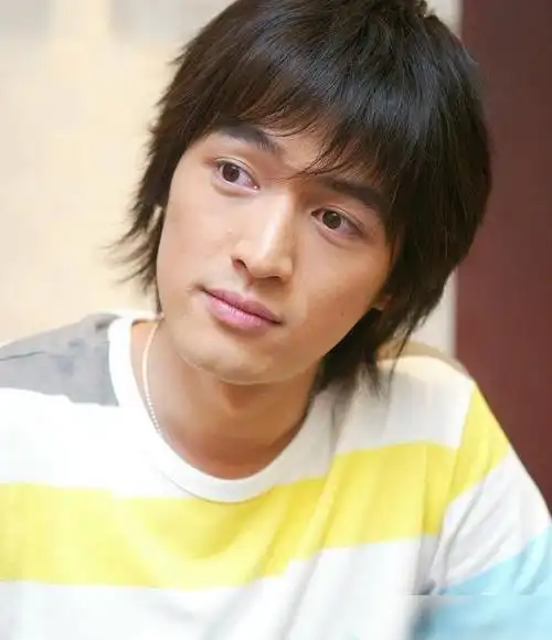 从照片中看胡歌,如何一步步成为魅力男神