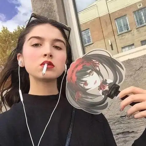 欧美小女生叼烟头像 欧美头像图片大全 -【爱个性】