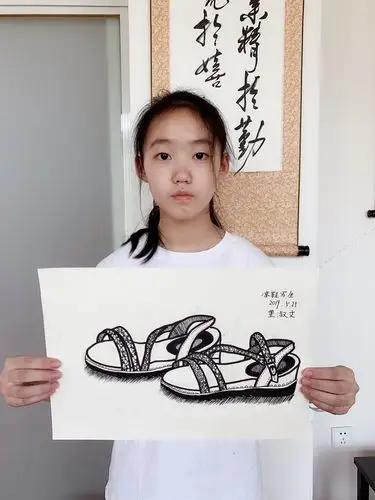 素描写生班《凉鞋写生》学生作品