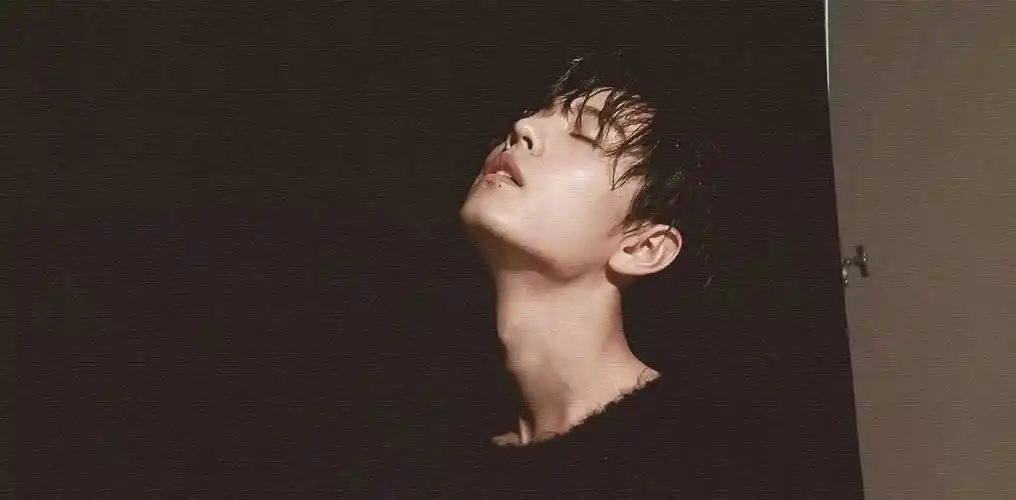 肖战的喉结合集:上下滚动的喉结会说话,简直荷尔蒙爆棚_高挺_鼻梁