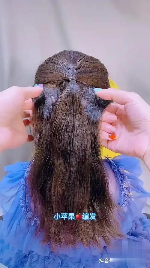 儿童编发 艾莎公主发型教程来咯～简单易上手,包你一看就会艾莎公主