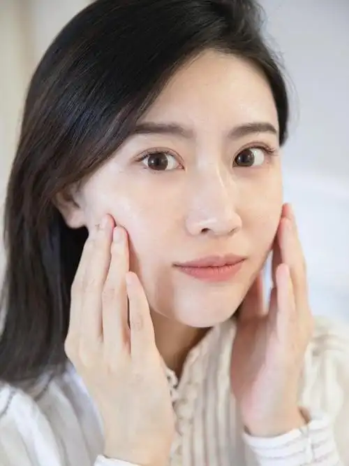 做到这一点,皮肤水润有光泽