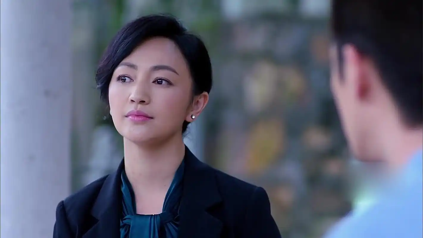 罗海琼剪发引争议:自我舒适vs他人眼光,底气十足的女人为何淡定