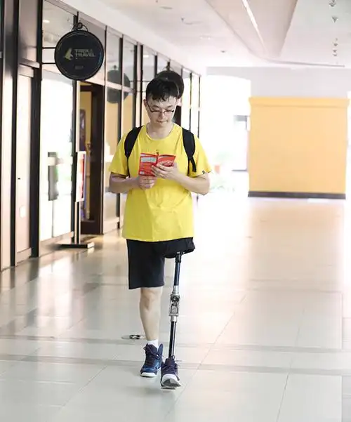 髋关节离断假肢的发展