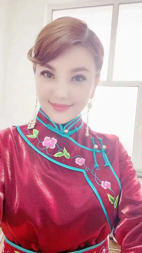 "美丽乡村我代言",乌兰图雅用这种方式回馈家乡,抗疫助农……_手机