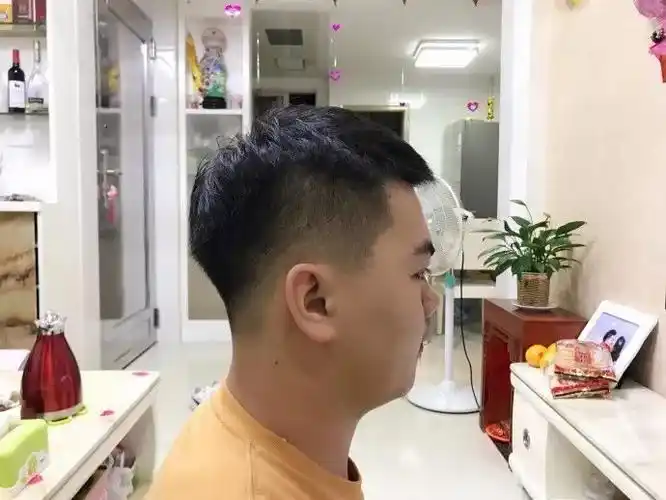 胖脸的男生留3.7分短发最帅!关键是显脸瘦