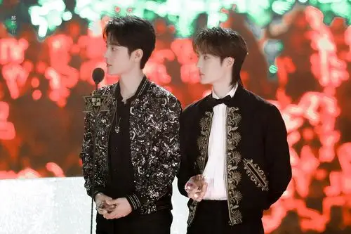 肖战 王一博 - 堆糖,美图壁纸兴趣社区