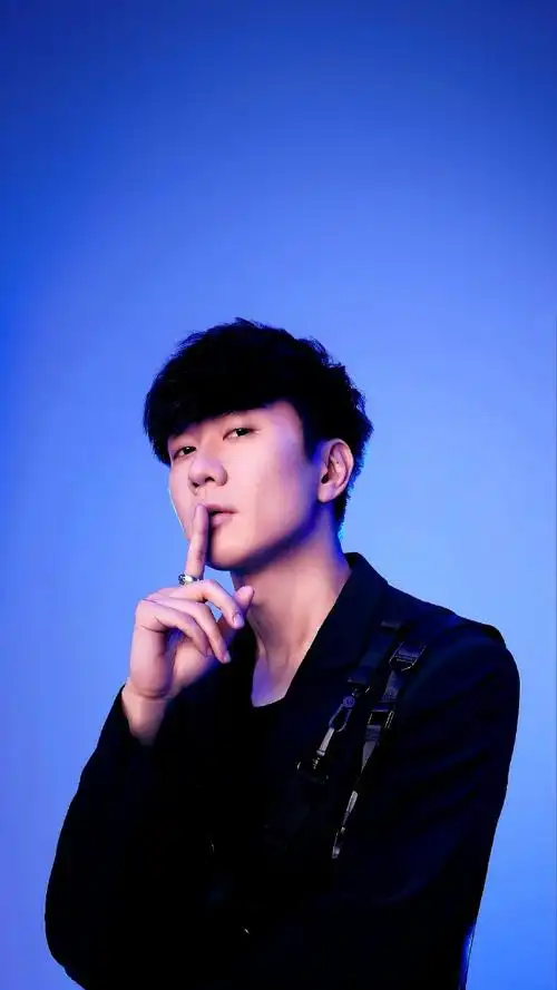 手机壁纸尺寸我的天,怎么帅成这样子#林俊杰新歌720上线