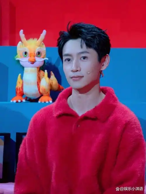 6位瘦成纸片人的男星文物脸筷子腿男生太瘦了好看吗