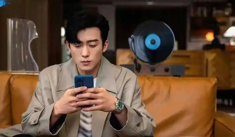 社恐单身男女,挤爆了相亲直播间