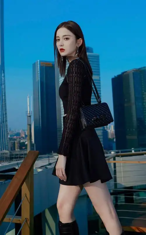 古力娜扎黑色系穿搭美图