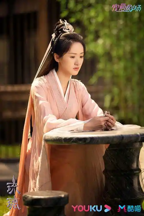 19:33:48《琉璃》褚璇玑/阿修罗战神(袁冰妍饰)古装剧照6箐华如梦该