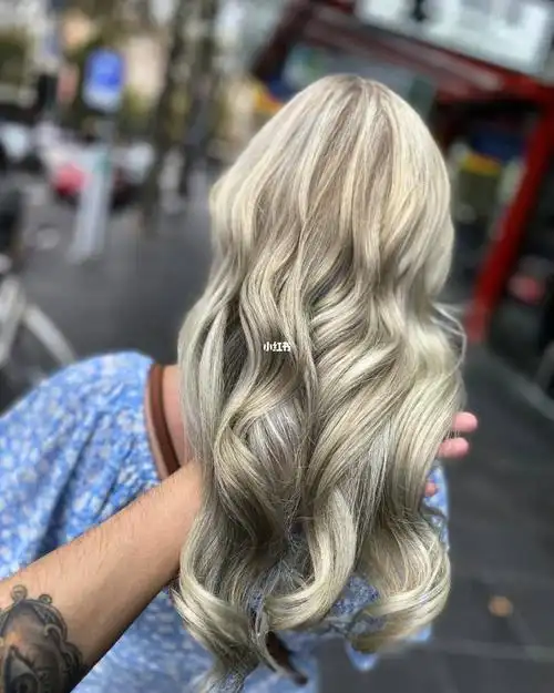 墨尔本理发店染发 blondebalayage bykenzee_理发店_染发_墨尔本理发