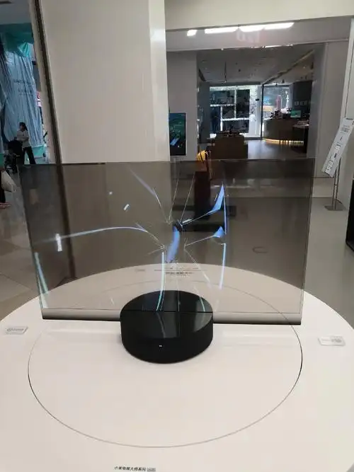 小米透明电视:黑科技给电视插上翅膀,小米之家探店实拍