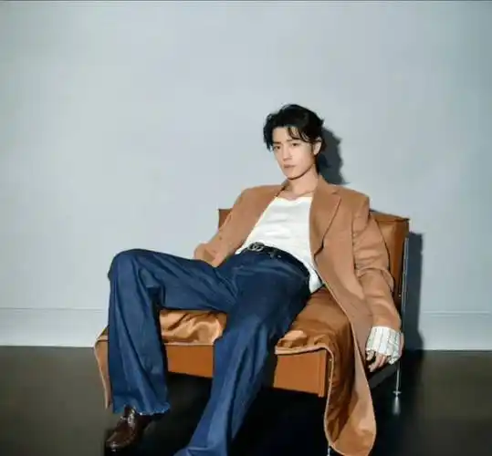 从线上到线下,gucci在日本360°全方位展示肖战,不愧是全球代言人