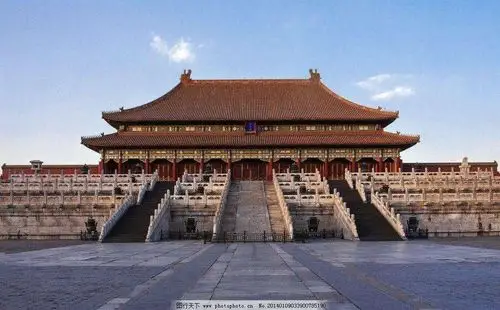 旧称为紫禁城,位于北京中轴线的中心,是中国古代宫廷建筑之精华