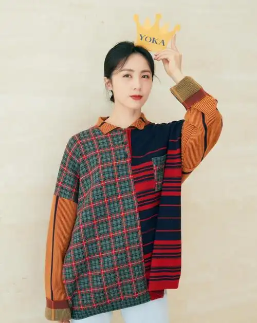 原创孙莉终于高调起来了,一袭亮片裙大秀曼妙好身材,黄磊真娶到宝了