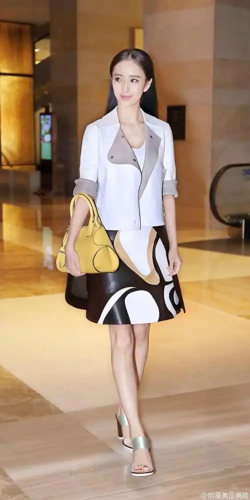 佟丽娅的玉足 new - 知乎