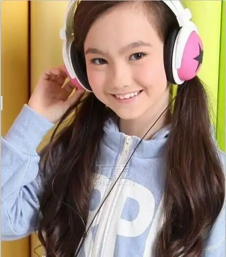 混血童星香奈儿图片展示最迷人的笑脸