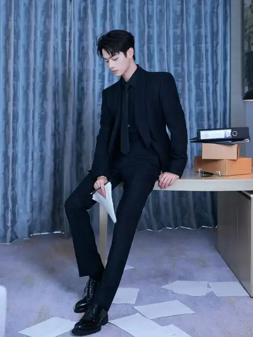 许凯黑西装好矜贵##许凯超a黑西装