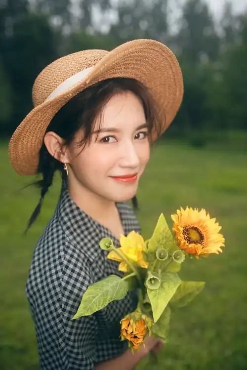 治愈系少女上线!苏青灿烂笑容暖化你心