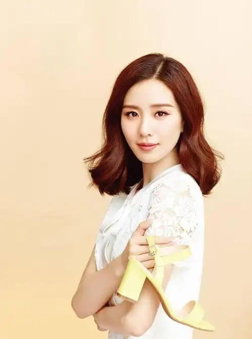 刘诗诗的"锁骨发"美出新高度,气质棒到起飞,比之前美了十倍