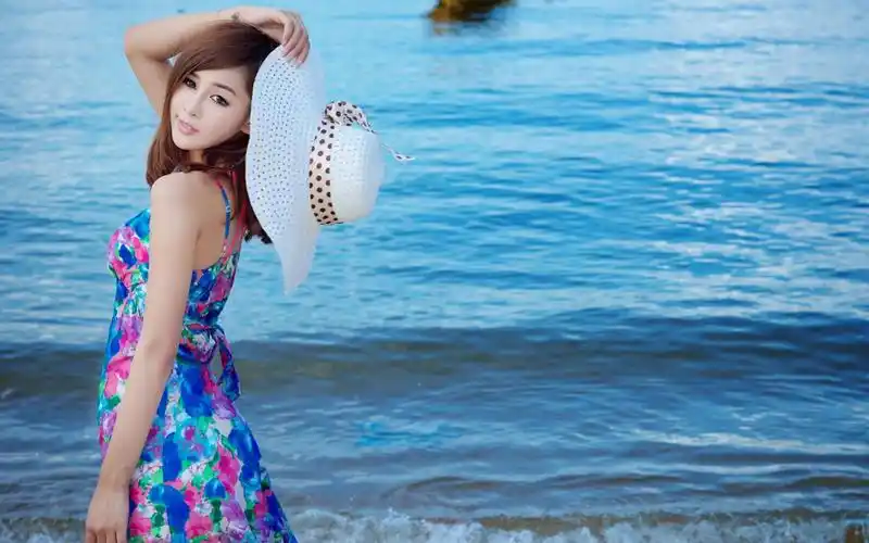 夏日甜美美女壁纸1320