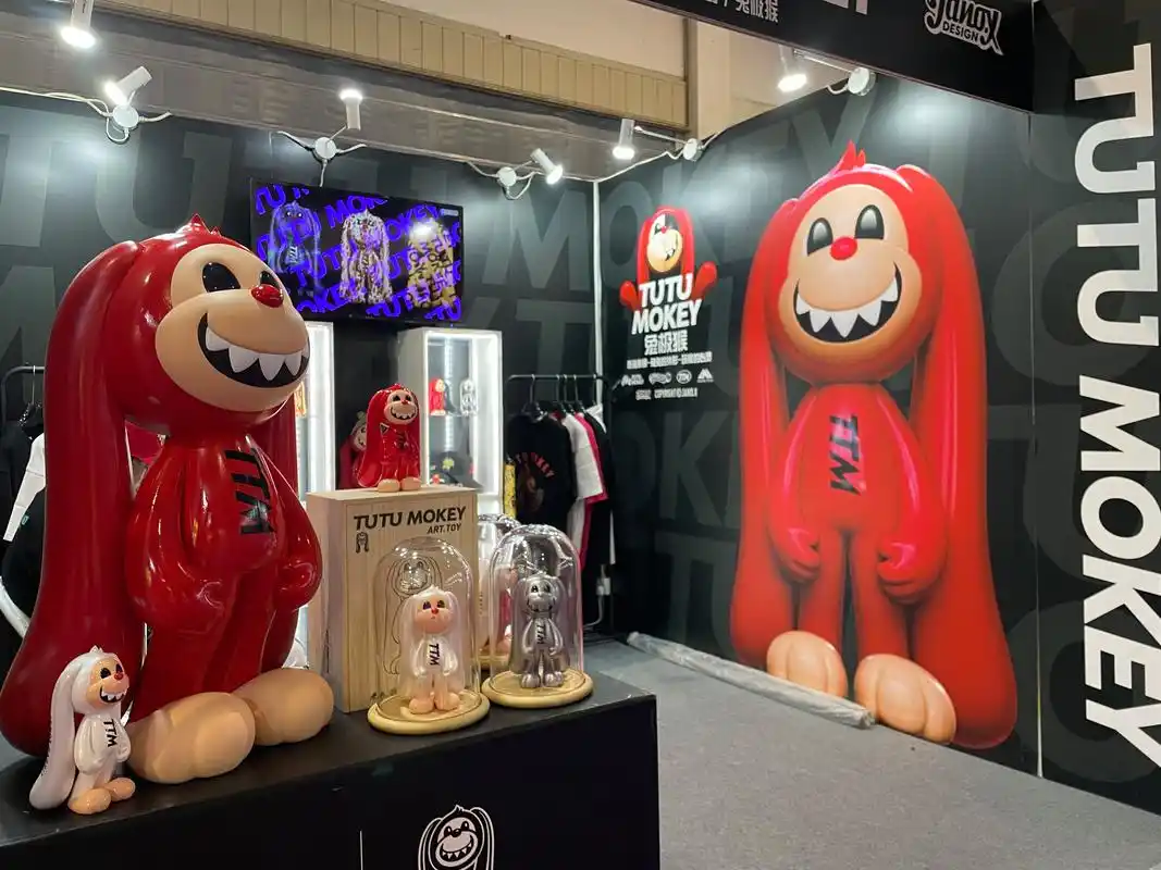 tutu mokey-2023漫博会上,cctv大国时代重点访谈的中国原创潮流艺术ip