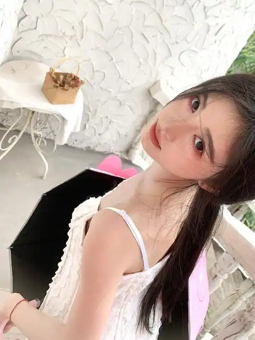 鞠婧祎这组照片真的是扑面而来的清透感谁懂啊