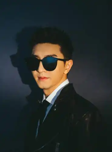 金瀚 品牌活动造型,机车皮衣搭配classic系列墨镜,酷帅的硬朗型男范儿