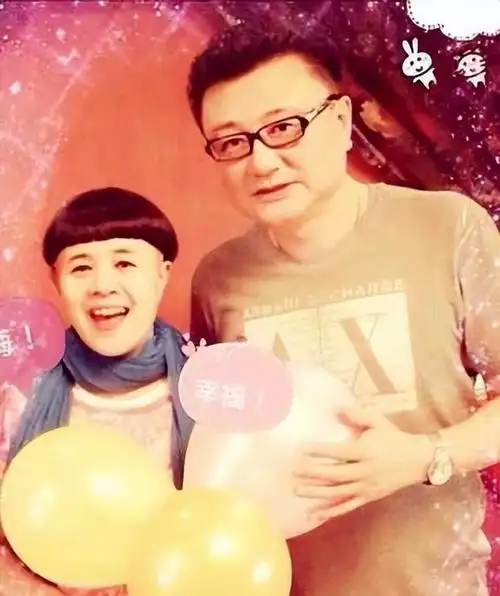 金龟子姐姐刘纯燕年过半百跟20多岁的女婿像同龄人