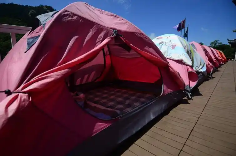 一顶帐篷就是一道风景黄山山顶帐篷露营之旅