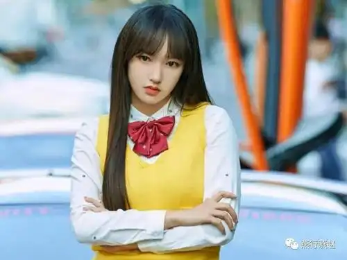 里的导师,但其实去年《唐探》网剧里,程潇扮演的陆菁菁就惊艳亮相过了