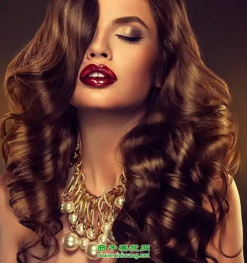 欧美长发卷发发型图片 飘逸性感长发卷发就是这样迷人