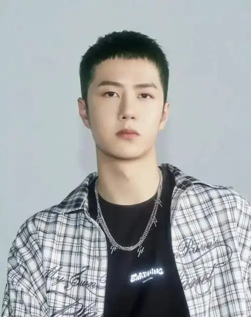 鹿晗状态引热议,昔日少年感全无,男明星归宿都是这?