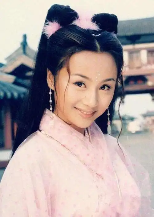 如今再说起曹颖,稍微年轻一些的人都已经完全不知道她是谁了.